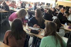 L'alumnat de Gestió Administrativa de l'IES Almussafes realitza un curs de màrqueting dins del projecte Beques Dualiza Bankia - (foto 2)