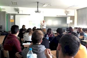 L'alumnat de Gestió Administrativa de l'IES Almussafes realitza un curs de màrqueting dins del projecte Beques Dualiza Bankia - (foto 3)