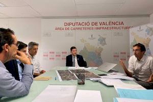 El área de Carreteras de la Diputació estudiará la agilización de obras concretas en el acondicionamiento de la CV-372