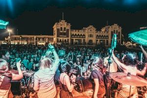 La FestaAniversari de La Marina de València reunió a más de 10.000 personas - (foto 2) La FestaAniversari de La Marina de València reunió a más de 10.000 personas - (foto 2)