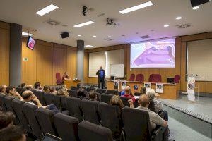 El foro de unidades caninas reúne a cerca de un centenar de profesionales en la UJI