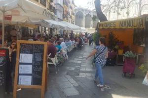 Los vecinos del centro de Valencia quieren menos terrazas en la calle