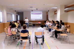 Los niños de Torrent participan en los talleres para la eliminación de la violencia contra las mujeres