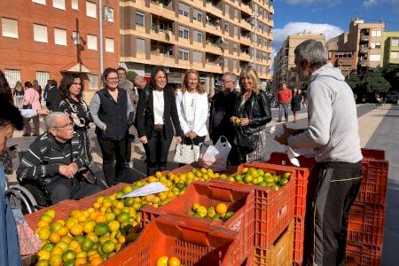 El VIII Mercat de la Taronja abre para activar la compra directa de cítricos de Almassora El VIII Mercat de la Taronja abre para activar la compra directa de cítricos de Almassora
