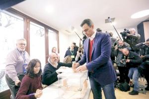 El PSOE ganaría las elecciones pero no podría formar gobierno