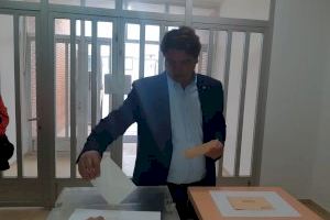 Julià anima a todos los castellonenses “a participar de la fiesta de la democracia a pesar del cansancio”