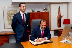 El presidente de las Cortes de Castilla-La Mancha clausura la semana cultural manchega en Mislata