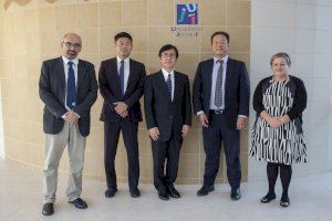 L’UJI rep la visita d’una representació del Kyushu Institute of Technology de Japón per a obrir la col·laboració entre ambdues institucions