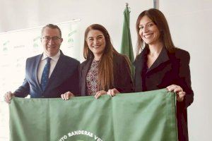 Benidorm obtiene la Bandera Verde de Ecovidrio por recoger cerca de 1,3 toneladas de vidrio durante el verano