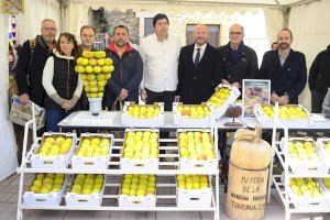 El presidente de la Diputació de València comparte con las vecinas y vecinos de Ademuz la Fiesta de la Manzana Esperiega