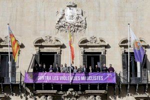 El Ayuntamiento de Alicante se suma al Día Contra la Violencia de Género con la campaña “ni golpes que duelan, ni palabras que hieran”