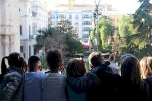 Alumnat de Primària del CEIP Penyagolosa visita l'Ajuntament de Burriana