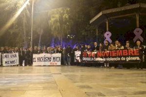 Orihuela conmemora el “Día Internacional contra la Violencia de Género” con un acto plagado de simbolismo