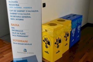 Alfafar instala cubos de reciclaje en las dependencias municipales