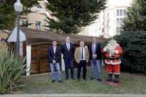 Alicante da la bienvenida a la Navidad con un gran espectáculo interactivo en la Plaza del Ayuntamiento