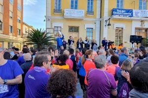 Cientos de personas marchan contra la violencia de género en Burjassot