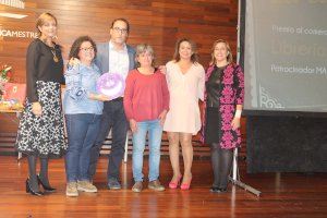 El comerç de Benicàssim premia la labor de Llibreria Novembre, Beninatura, i Alfredo Marqués