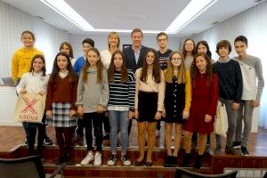 El Ayuntamiento de Xàtiva recibe a los Premios Extraordinarios de Primaria