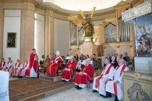 El cardenal Cañizares preside la fiesta de la parroquia de San Andrés de Valencia