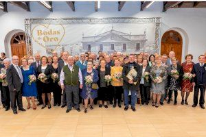 32 matrimonios de Paterna celebran sus Bodas de Oro en el Casino de la Plaza del Pueblo