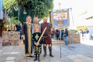 Moraira presenta als seus càrrecs festers de Moros i Cristians durant el Mig Any