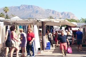 Ciudadanos denuncia que los mercadillos de Benidorm siguen celebrándose sin planes de seguridad ante emergencias