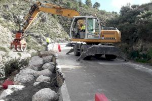 Aceleran las obras para reparar los daños en las carreteras afectadas por la DANA