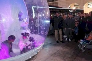 La plaza del Ayuntamiento se abre a la Navidad con un programa de actividades el puente de la Constitución