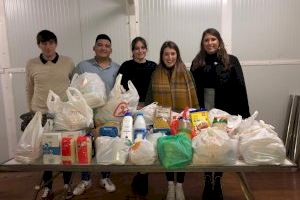 Oropesa del Mar celebra una cena solidaria por Navidad en favor de Cáritas y la asociación de  alzheimer