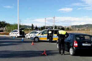 La Policía Local de Sagunto colabora con la DGT en la campaña de concienciación sobre control de drogas y alcohol durante la conducción