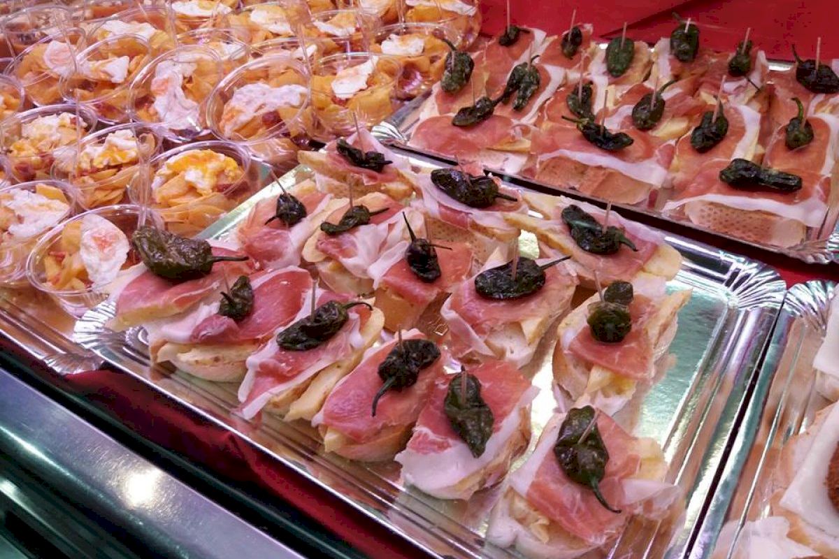 Xirivella recibe la navidad con un gran evento en torno al mercado municipal