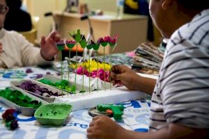 L’alumnat del Centre d’Educació Especial Penyeta Roja mostra les seues creacions nadalenques a les Aules