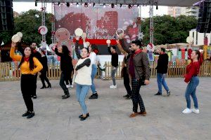 La Asociación Gitana FAGA realiza un Flashmob y un Festival de la Navidad en el Ayuntamiento