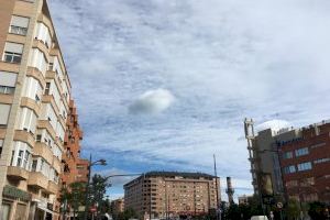 Las fuertes rachas de viento provocan varios incidentes en Valencia y Castellón