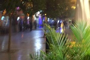 Un incendio en un céntrico restaurante de Valencia obliga a desalojar varios restaurantes y locales - (foto 3)