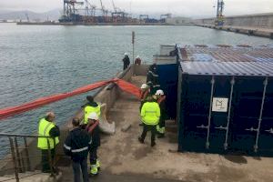 El puerto de Castellón acoge un simulacro de lucha contra la contaminación marina