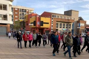 Las personas usuarias del Centro Integral de Mayores se incorporan a ‘Almussafes Camina’