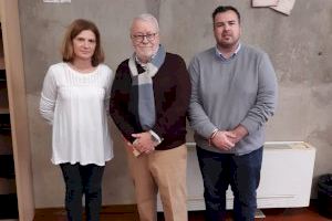 El vecino Vicent Salvador Liern dona 455 libros para los fondos bibliográficos de Paterna