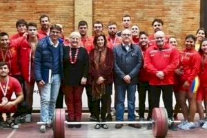 El Valencia Club de Halterofilia celebra el Torneo Navideño con recogida de alimentos