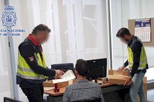 La Policía Nacional desarticula una red que facilitaba documentos falsos para obtener permisos de residencia en España