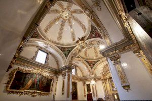 Bendicen un belén vertical de 5 metros de altura en la parroquia de San Nicolás de Valencia