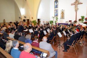 La Unió Musical d'Orpesa colma de espíritu navideño la iglesia con su tradicional concierto