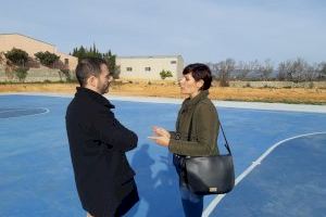 Ximo Huguet visita la pista esportiva construïda a Canet lo Roig amb càrrec al Pla 135