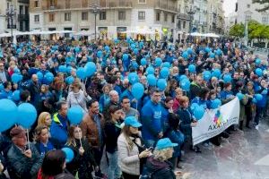 Les famílies de xiquets amb autisme acaben l'any concentrant-se pels drets dels seus fills