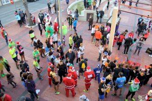 Rafal cierra el año deportivo con una recogida de alimentos no perecederos en la séptima edición de su San Silvestre