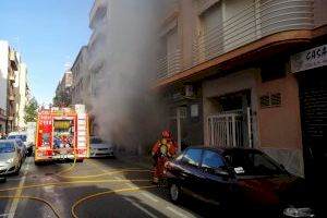 Desallotgen un habitatge en un incendi a Torrent