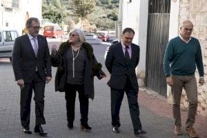 La alcaldesa de Castellnovo busca financiación para proteger y poner en valor el castillo de Beatriz de Borja