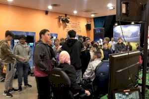 Un centenar de jóvenes participan en la I Street Gaming de l’Eliana