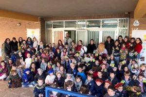 La visita del Rey Gaspar clausura el Taller de Navidad de Benifaió