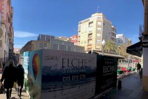 El Ayuntamiento de Elche requiere a Aparcisa para que retire el vallado del Mercado Central y cubra los restos arqueológicos